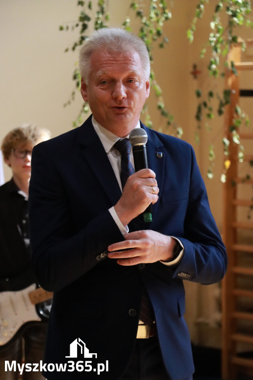 Fotorelacja: Rozpoczęcie nowego roku szkolnego w SP3 Myszków