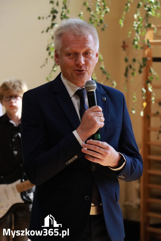 Fotorelacja: Rozpoczęcie nowego roku szkolnego w SP3 Myszków