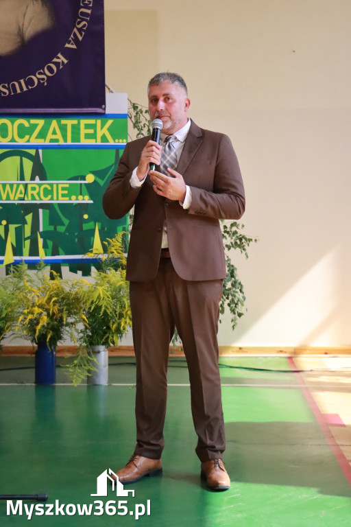 Fotorelacja: Rozpoczęcie nowego roku szkolnego w SP3 Myszków