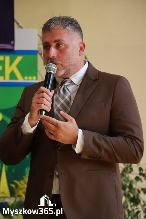 Fotorelacja: Rozpoczęcie nowego roku szkolnego w SP3 Myszków