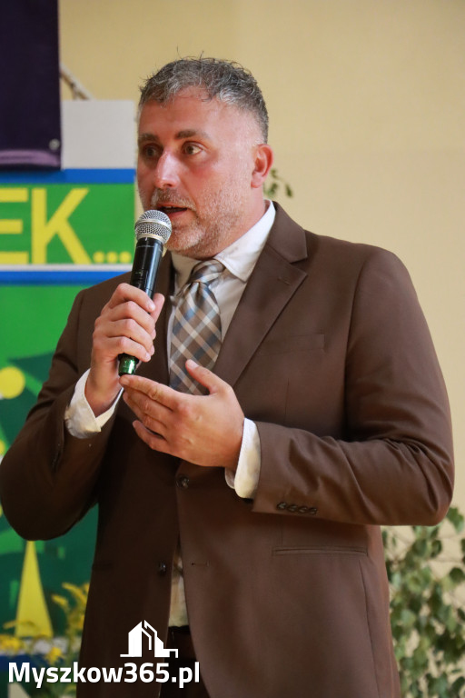 Fotorelacja: Rozpoczęcie nowego roku szkolnego w SP3 Myszków