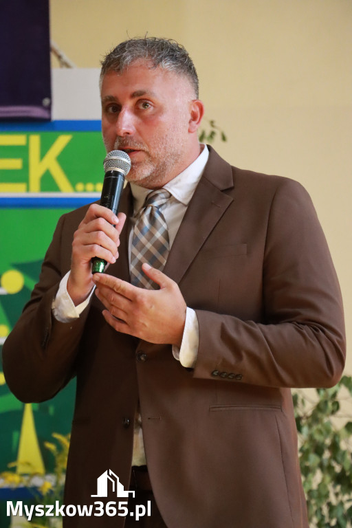 Fotorelacja: Rozpoczęcie nowego roku szkolnego w SP3 Myszków