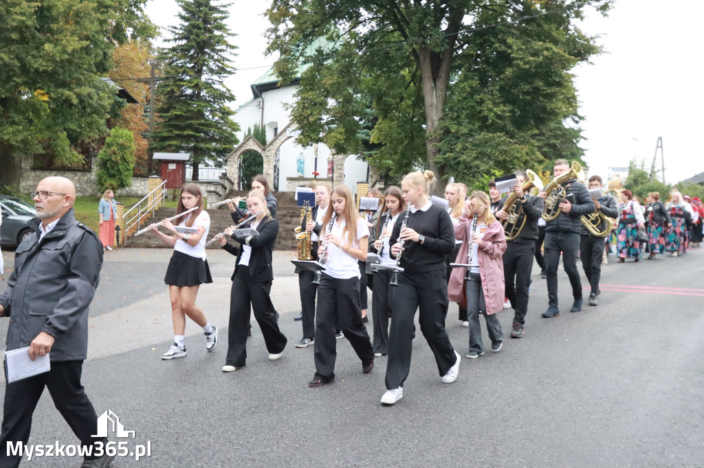Fotorelacja I: Dożynki Powiatu Myszkowskiego w Niegowie