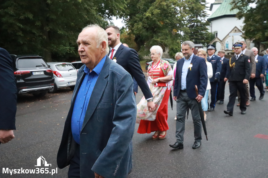 Fotorelacja I: Dożynki Powiatu Myszkowskiego w Niegowie