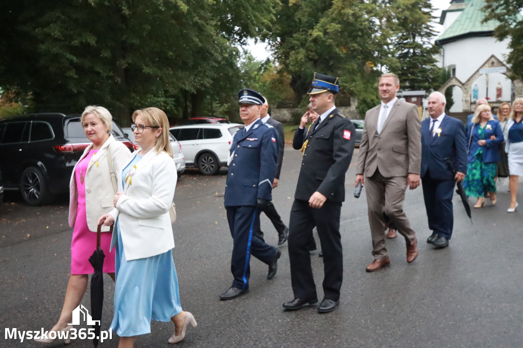 Fotorelacja I: Dożynki Powiatu Myszkowskiego w Niegowie