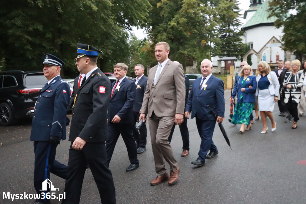 Fotorelacja I: Dożynki Powiatu Myszkowskiego w Niegowie