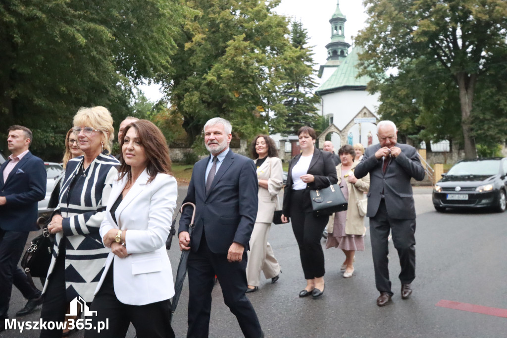 Fotorelacja I: Dożynki Powiatu Myszkowskiego w Niegowie