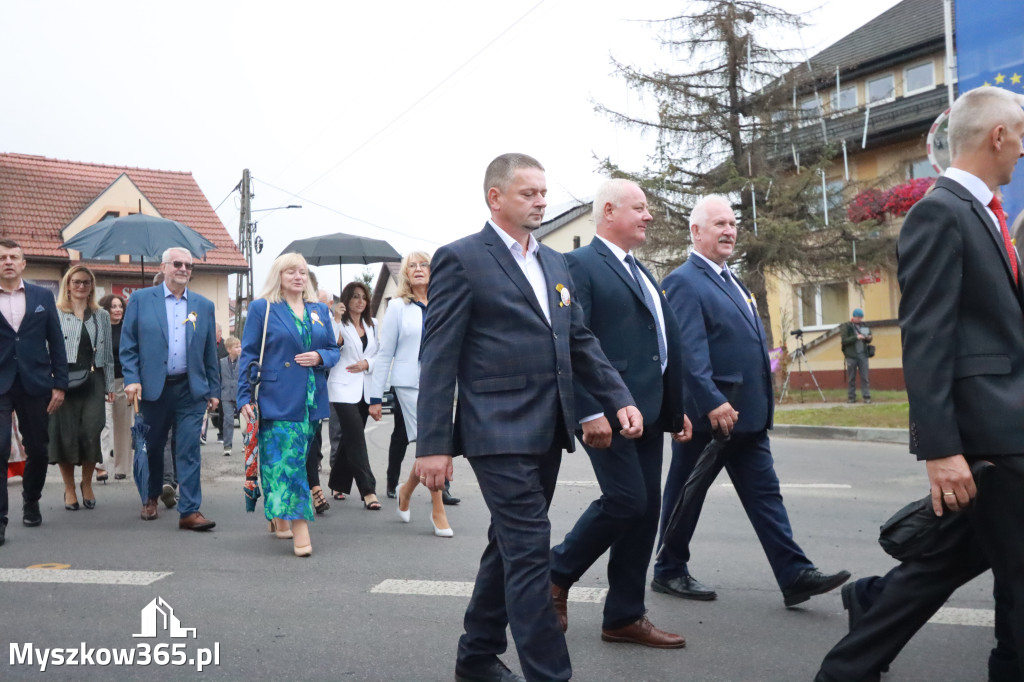 Fotorelacja I: Dożynki Powiatu Myszkowskiego w Niegowie