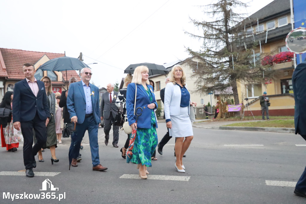 Fotorelacja I: Dożynki Powiatu Myszkowskiego w Niegowie