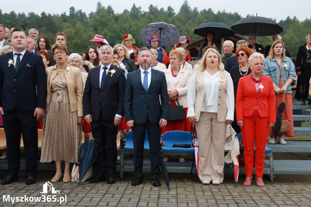 Fotorelacja II: Dożynki Powiatu Myszkowskiego w Niegowie