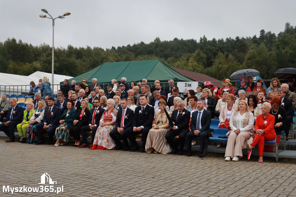 Fotorelacja II: Dożynki Powiatu Myszkowskiego w Niegowie
