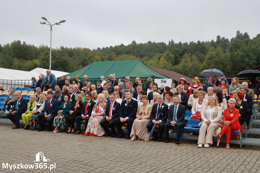 Fotorelacja II: Dożynki Powiatu Myszkowskiego w Niegowie