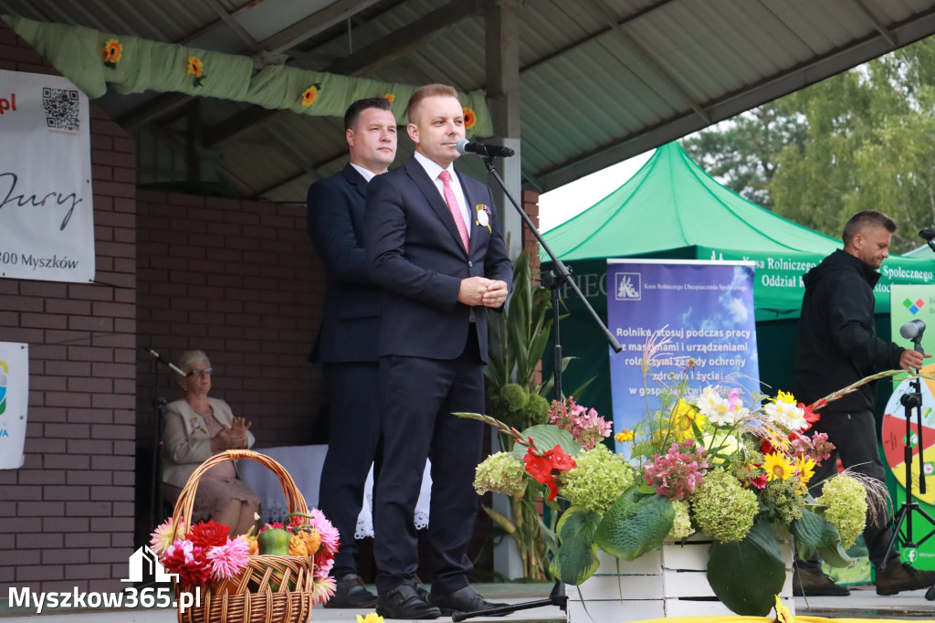 Fotorelacja II: Dożynki Powiatu Myszkowskiego w Niegowie