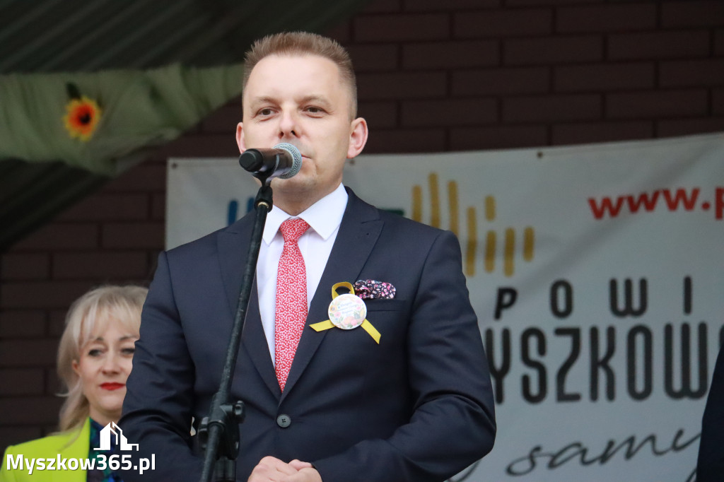 Fotorelacja II: Dożynki Powiatu Myszkowskiego w Niegowie