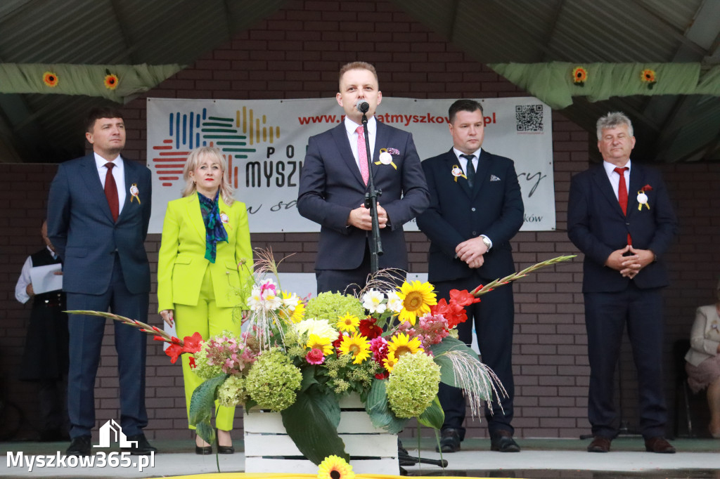Fotorelacja II: Dożynki Powiatu Myszkowskiego w Niegowie