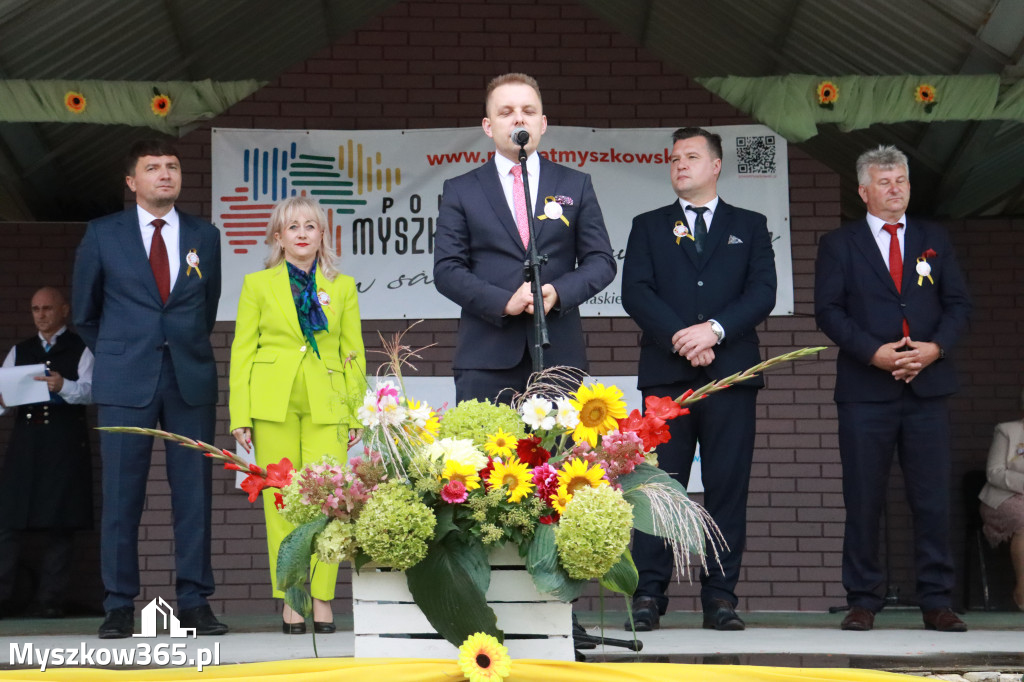 Fotorelacja II: Dożynki Powiatu Myszkowskiego w Niegowie