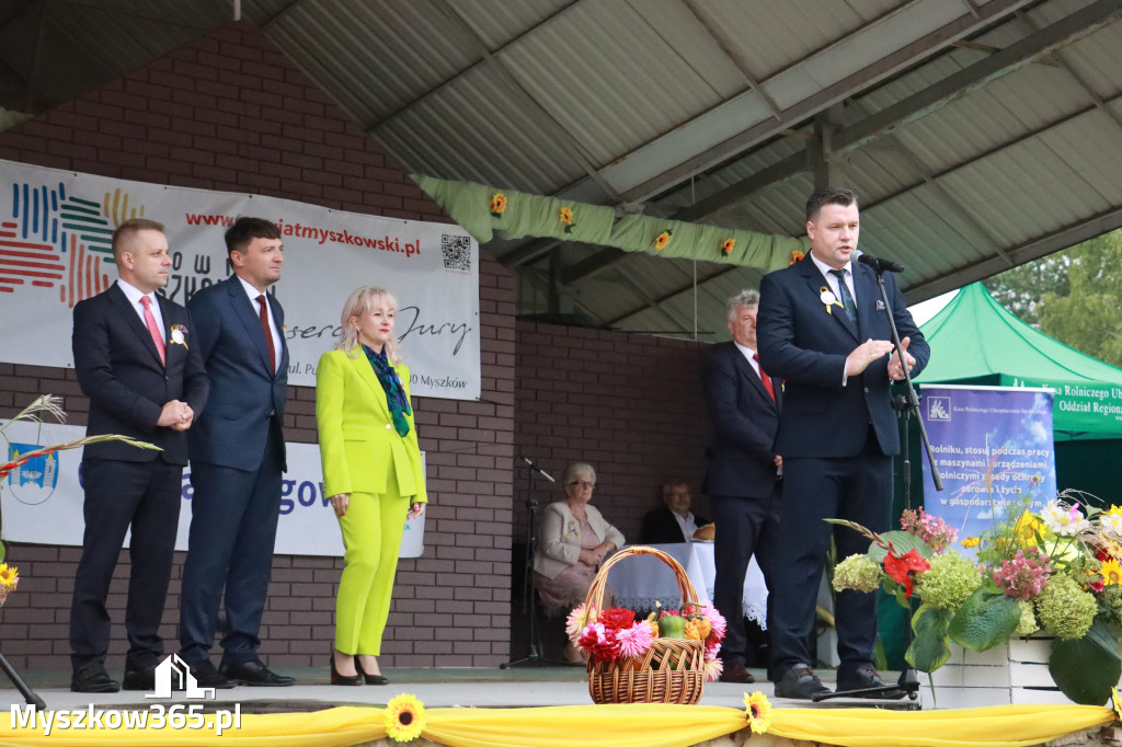 Fotorelacja II: Dożynki Powiatu Myszkowskiego w Niegowie