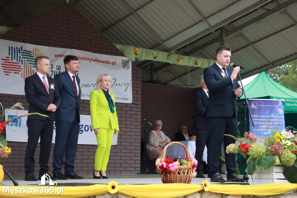 Fotorelacja II: Dożynki Powiatu Myszkowskiego w Niegowie