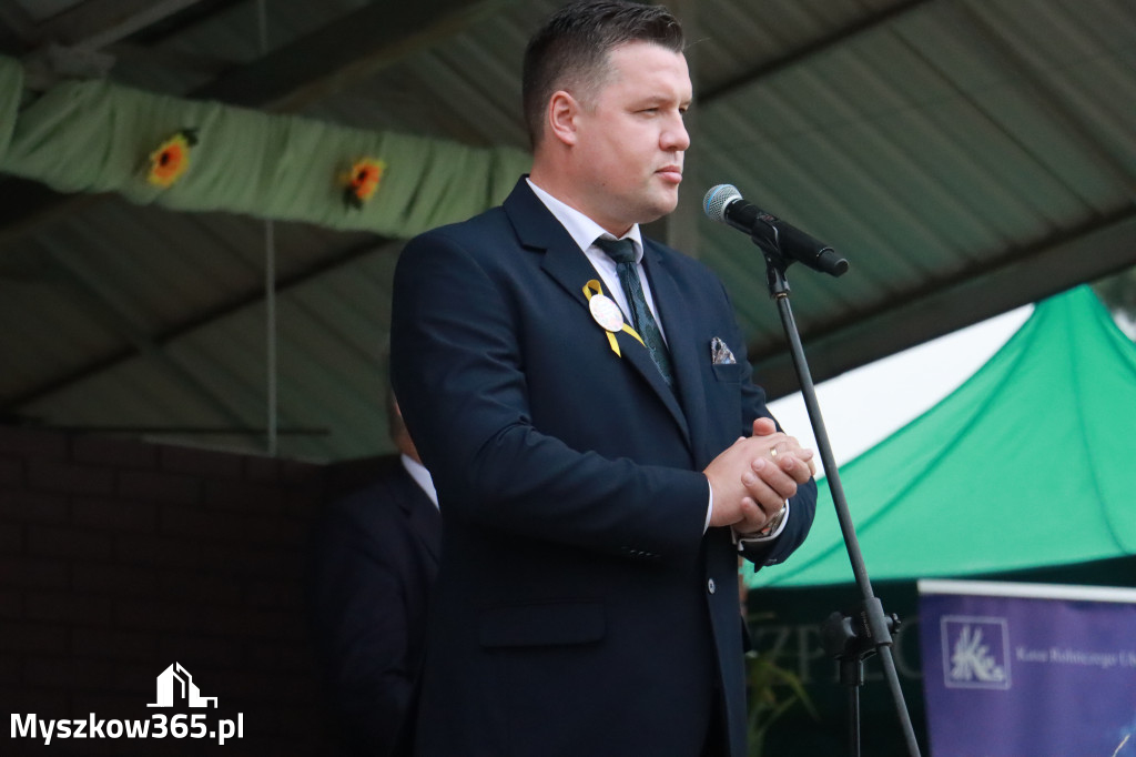 Fotorelacja II: Dożynki Powiatu Myszkowskiego w Niegowie