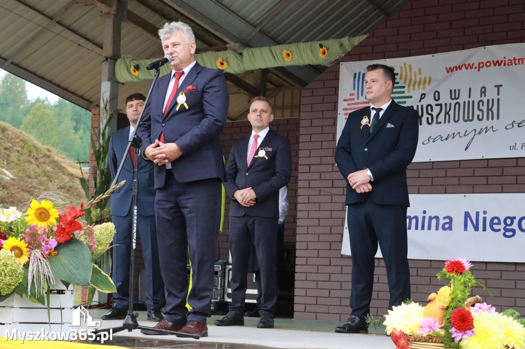 Fotorelacja II: Dożynki Powiatu Myszkowskiego w Niegowie