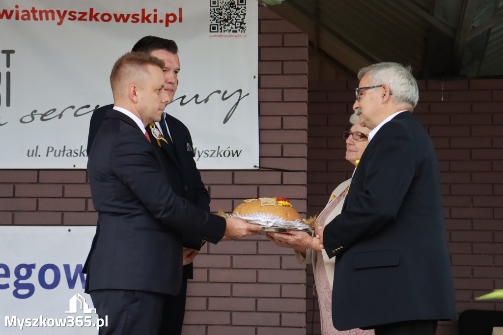Fotorelacja II: Dożynki Powiatu Myszkowskiego w Niegowie
