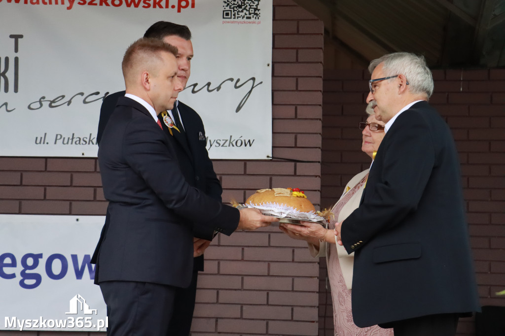 Fotorelacja II: Dożynki Powiatu Myszkowskiego w Niegowie
