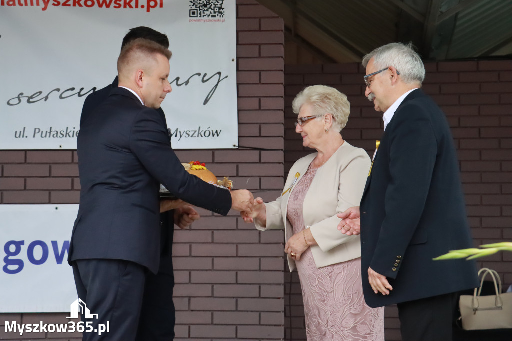 Fotorelacja II: Dożynki Powiatu Myszkowskiego w Niegowie