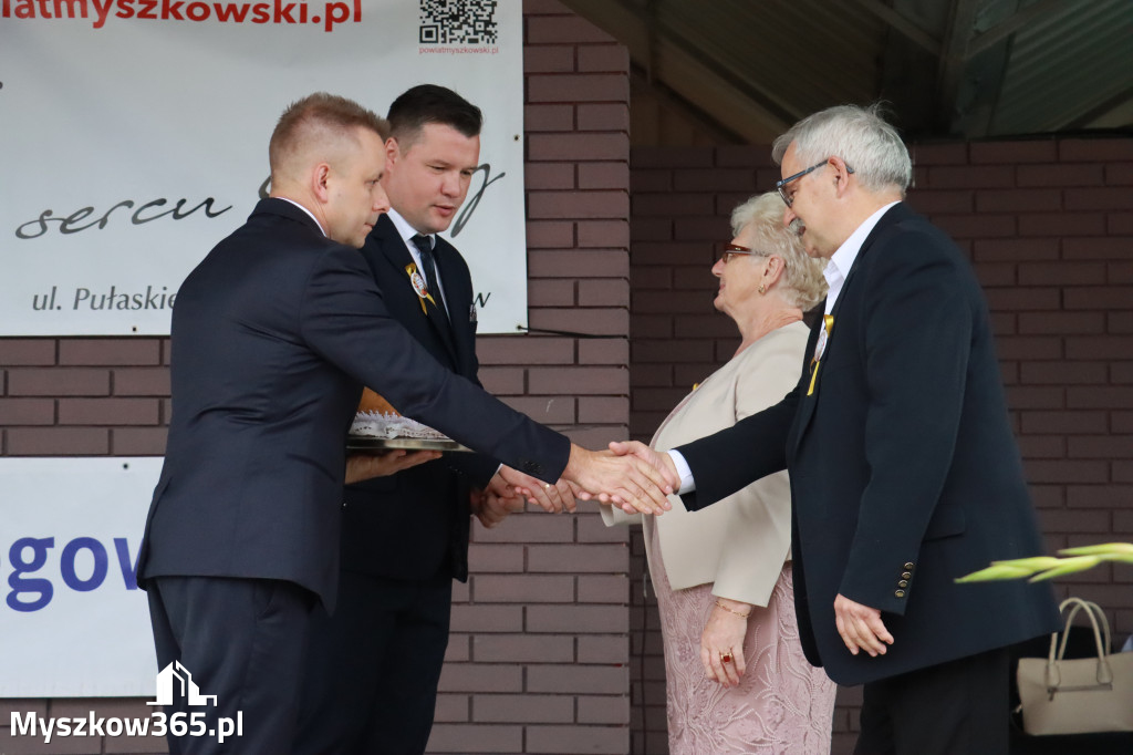 Fotorelacja II: Dożynki Powiatu Myszkowskiego w Niegowie