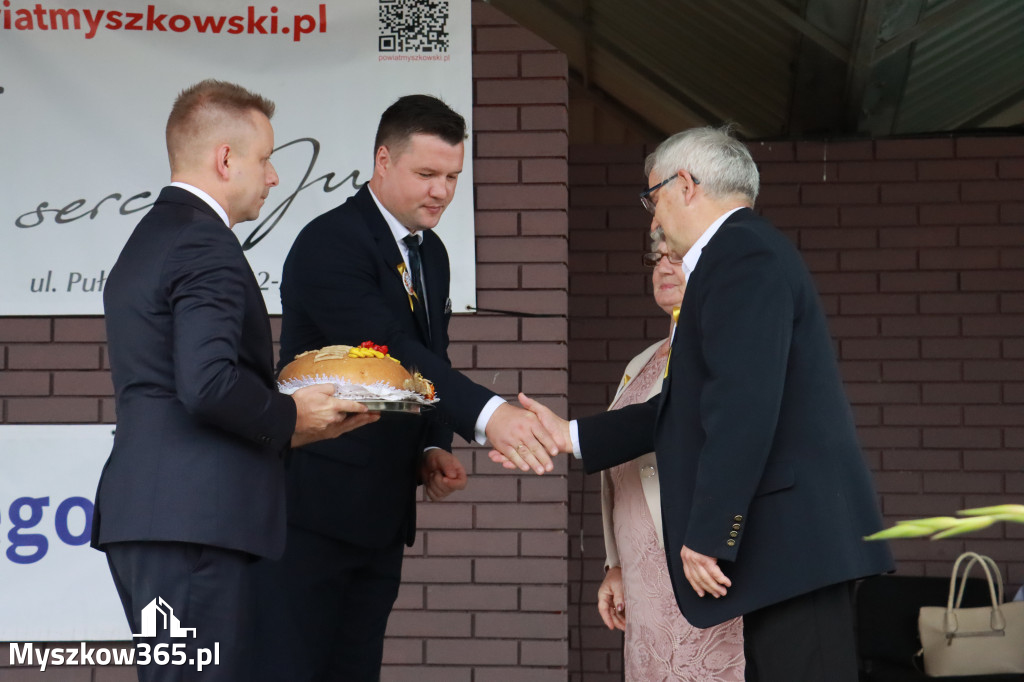 Fotorelacja II: Dożynki Powiatu Myszkowskiego w Niegowie