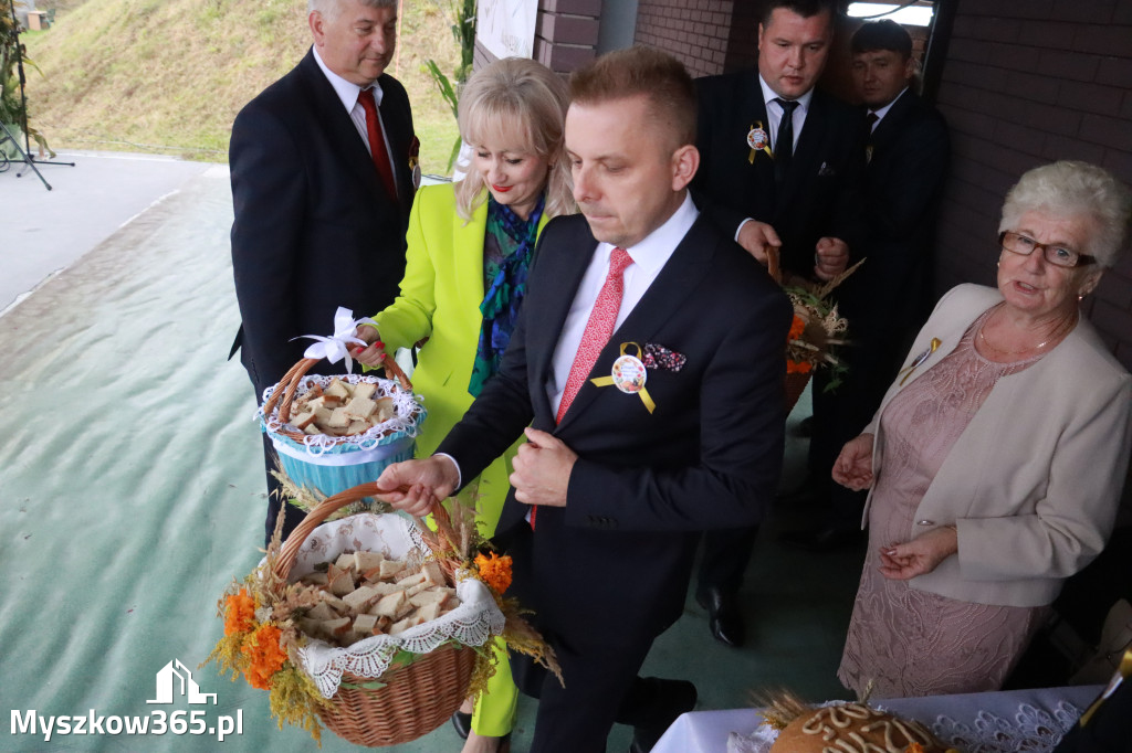 Fotorelacja II: Dożynki Powiatu Myszkowskiego w Niegowie