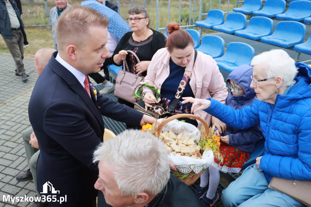 Fotorelacja II: Dożynki Powiatu Myszkowskiego w Niegowie