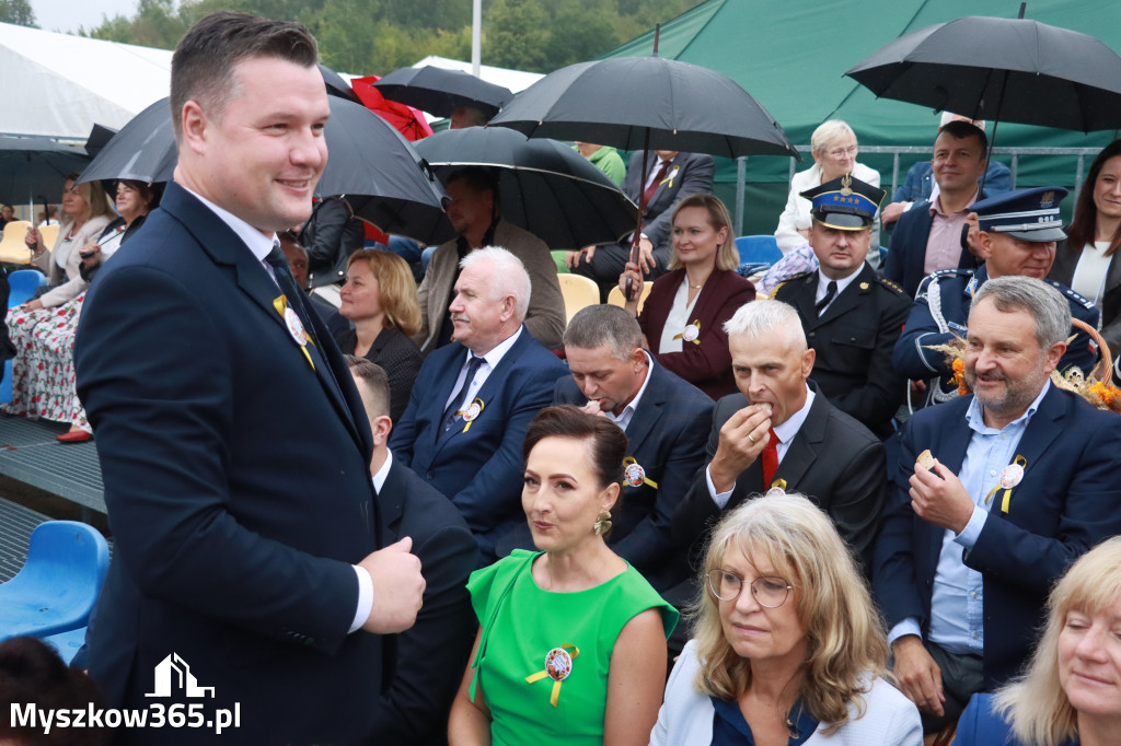 Fotorelacja II: Dożynki Powiatu Myszkowskiego w Niegowie