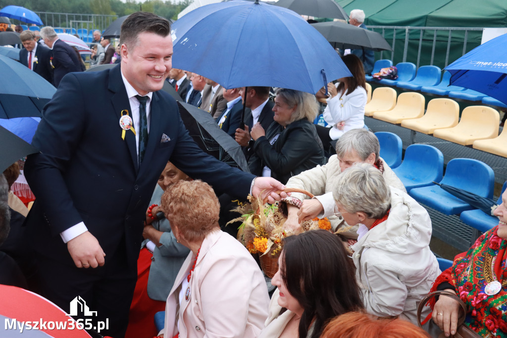 Fotorelacja II: Dożynki Powiatu Myszkowskiego w Niegowie