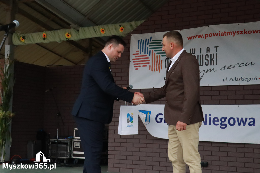 Fotorelacja II: Dożynki Powiatu Myszkowskiego w Niegowie