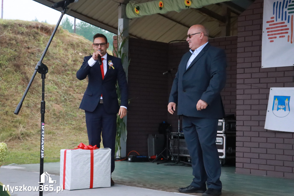 Fotorelacja II: Dożynki Powiatu Myszkowskiego w Niegowie