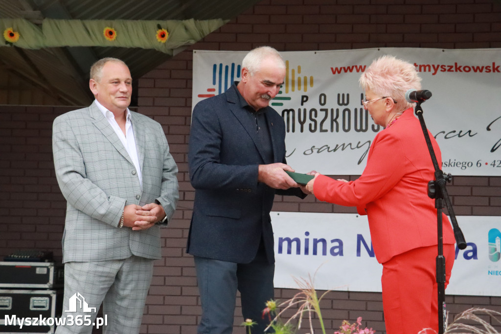 Fotorelacja II: Dożynki Powiatu Myszkowskiego w Niegowie