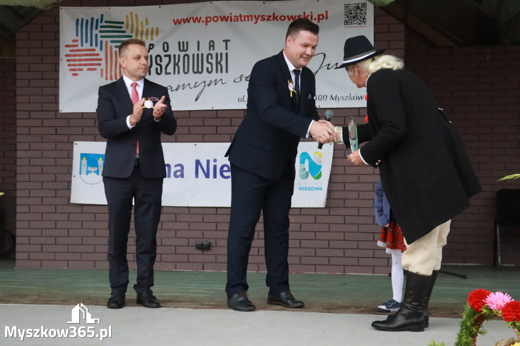 Fotorelacja II: Dożynki Powiatu Myszkowskiego w Niegowie