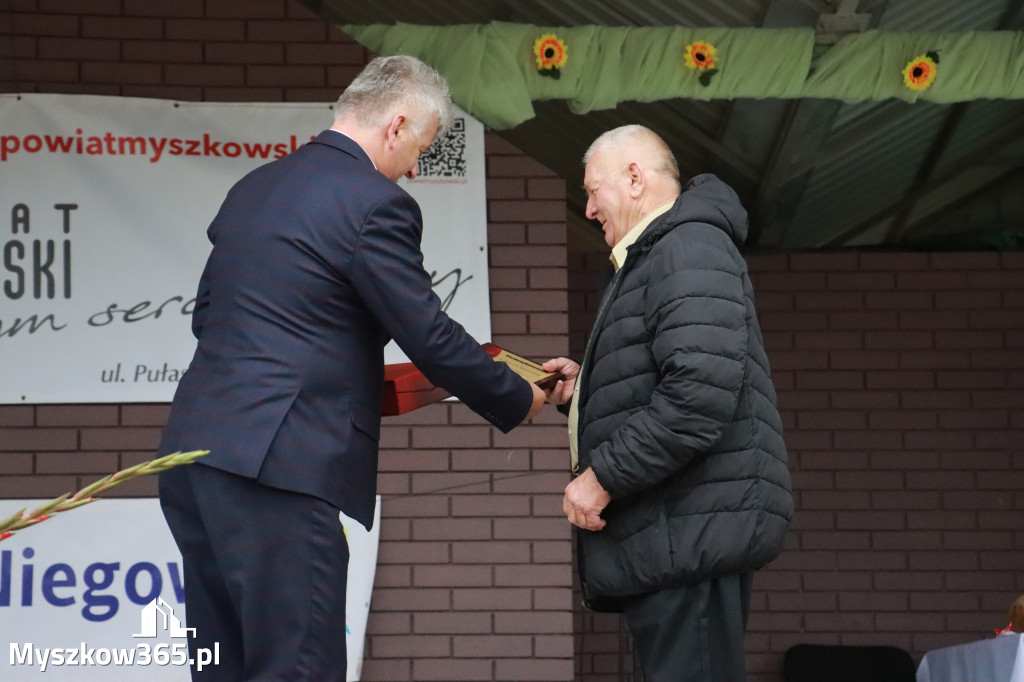Fotorelacja II: Dożynki Powiatu Myszkowskiego w Niegowie