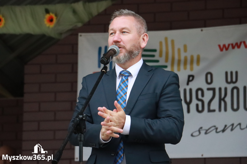 Fotorelacja II: Dożynki Powiatu Myszkowskiego w Niegowie