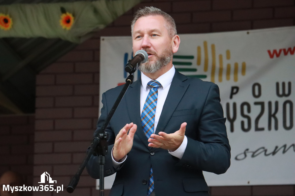 Fotorelacja II: Dożynki Powiatu Myszkowskiego w Niegowie