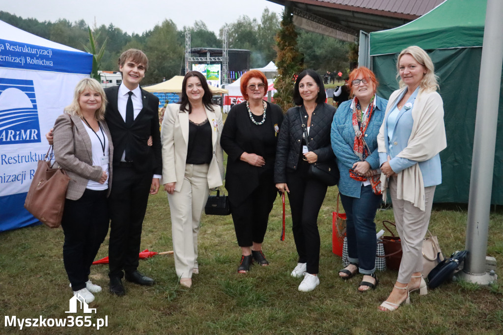 Fotorelacja III: Dożynki Powiatu Myszkowskiego w Niegowie