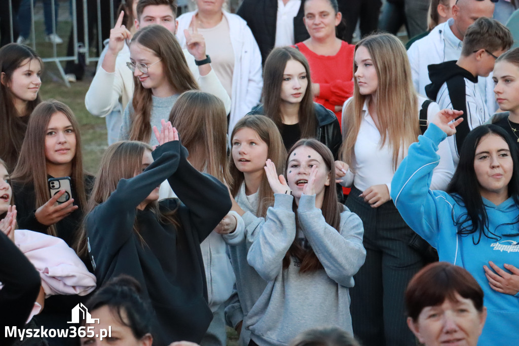 Fotorelacja IV: Dożynki Powiatu Myszkowskiego w Niegowie (niedziela)