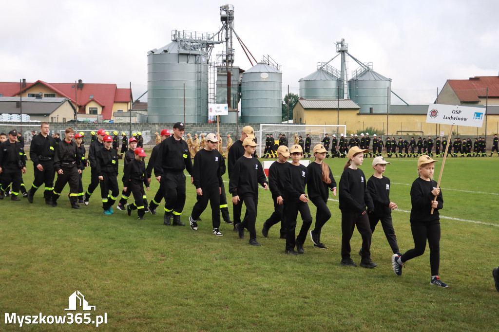 Fotorelacja I: Powiatowe Zawody Pożarnicze 2025 w Niegowie