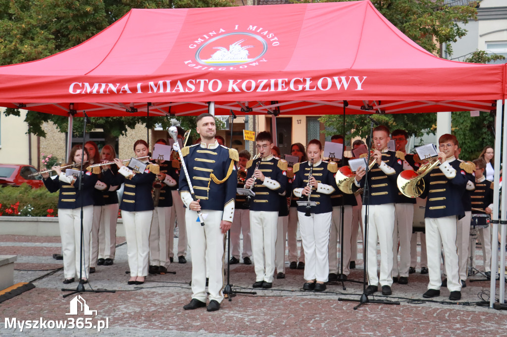 Fotorelacja: Uroczystość Odsłonięcia Pomnika Krystyna I z Koziegłów herbu Lis.