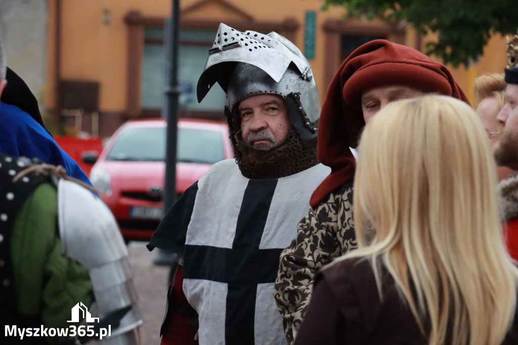 Fotorelacja: Uroczystość Odsłonięcia Pomnika Krystyna I z Koziegłów herbu Lis.