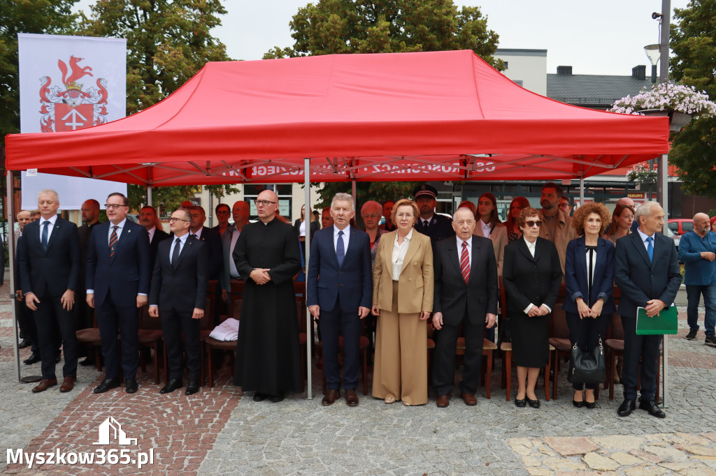 Fotorelacja: Uroczystość Odsłonięcia Pomnika Krystyna I z Koziegłów herbu Lis.