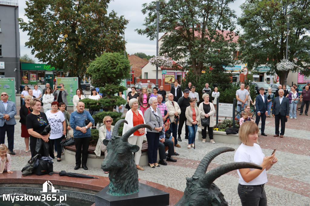 Fotorelacja: Uroczystość Odsłonięcia Pomnika Krystyna I z Koziegłów herbu Lis.