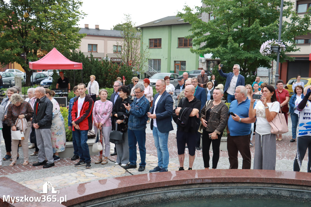 Fotorelacja: Uroczystość Odsłonięcia Pomnika Krystyna I z Koziegłów herbu Lis.