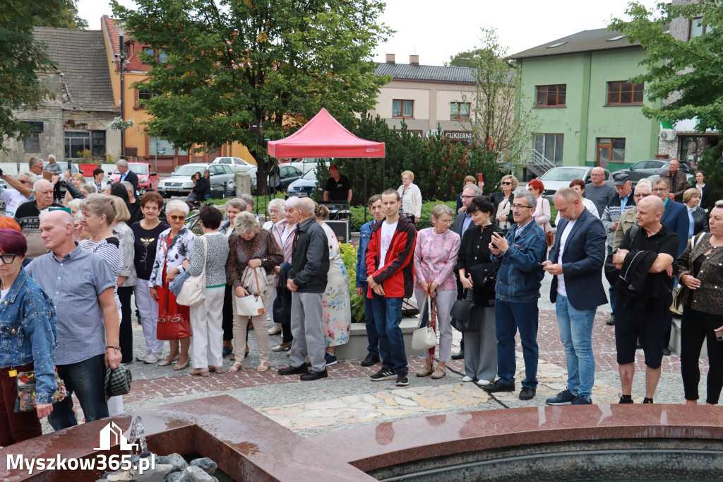 Fotorelacja: Uroczystość Odsłonięcia Pomnika Krystyna I z Koziegłów herbu Lis.