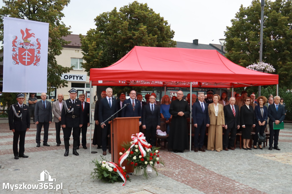 Fotorelacja: Uroczystość Odsłonięcia Pomnika Krystyna I z Koziegłów herbu Lis.